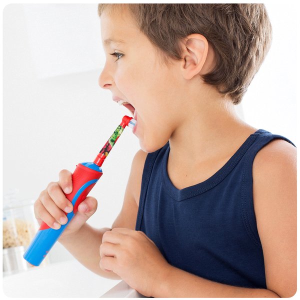 BRAUN VAIHTOHARJA ORAL-B KIDS 4ct AVENGERS, paketissa 4 vaihtoharjaa. Stages Power