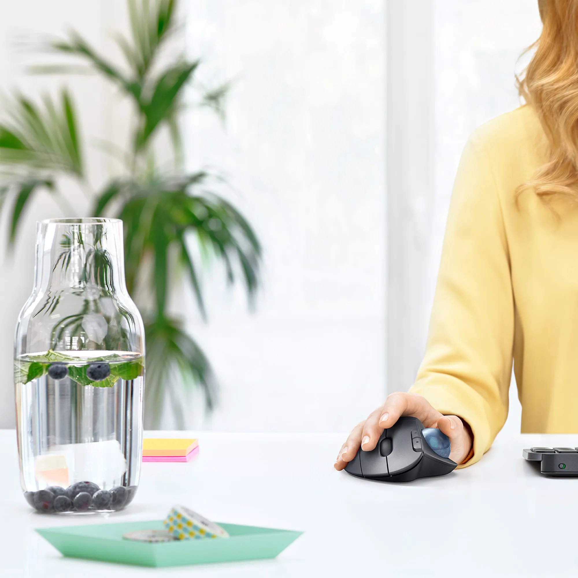 Logitech ERGO M575 - wireless trackball mouse, graphite