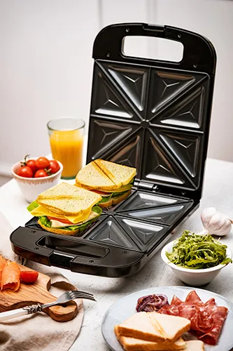 Adler AD 3055 Sandwich Maker for 4 Sandwiches, 2000 W, Black