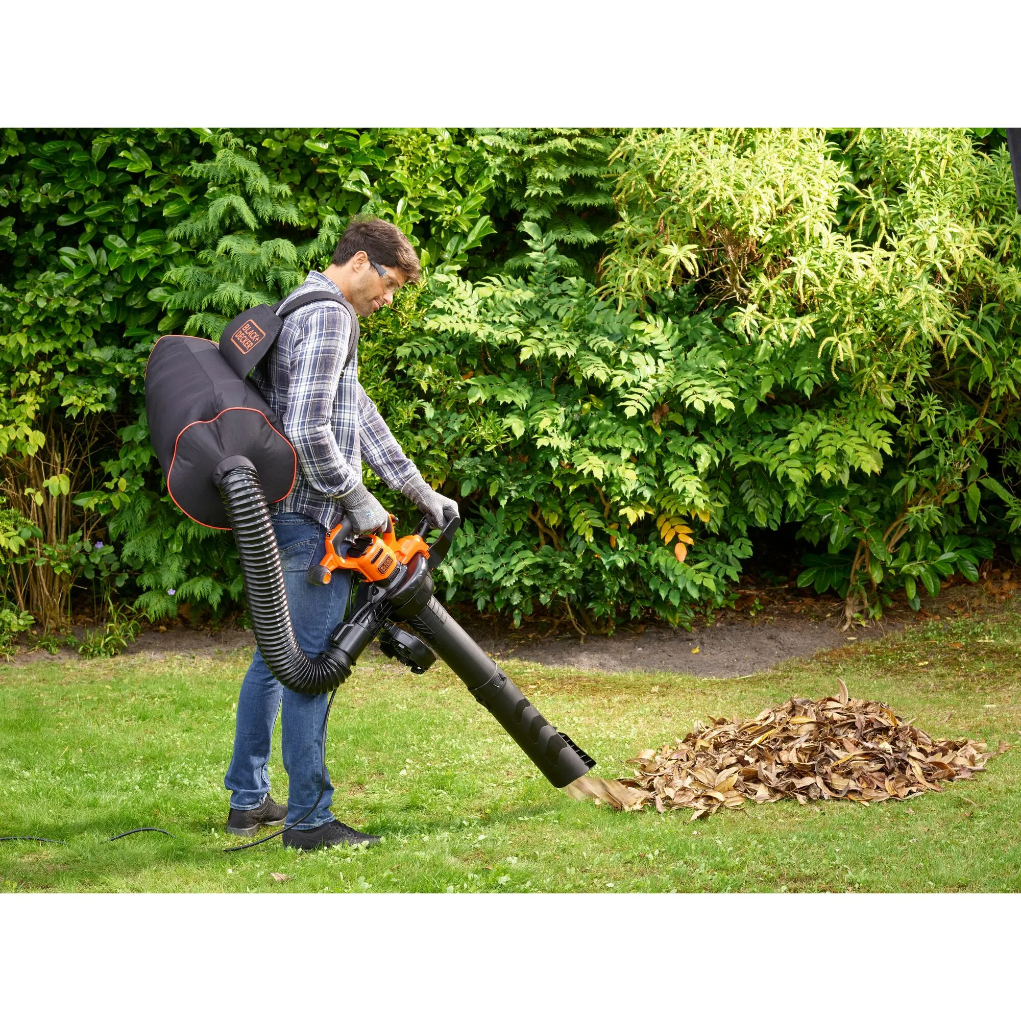 BLACK+DECKER BEBLV300-QS Käsipuhallin