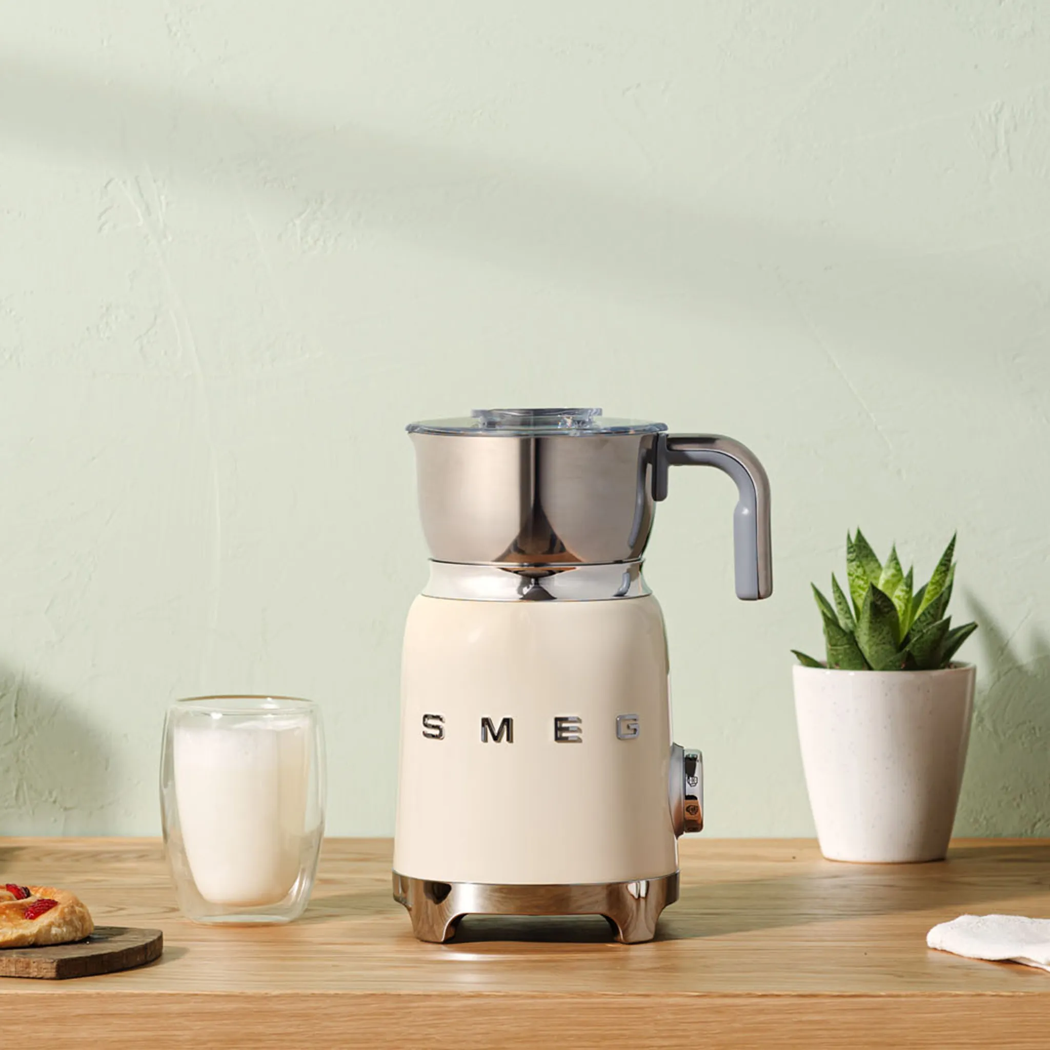Smeg 50's Style Induction Milk Frother, Cream