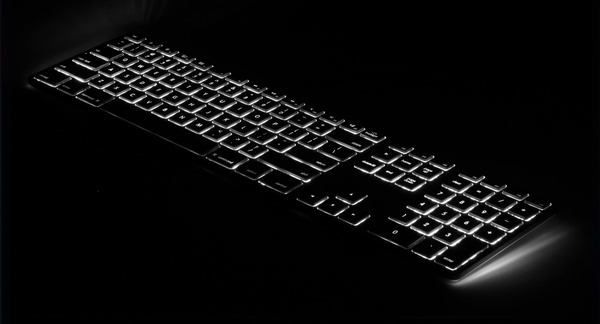 Matias RGB Backlit Wired Aluminum Mac Nordic - Keyboard, Space Gray