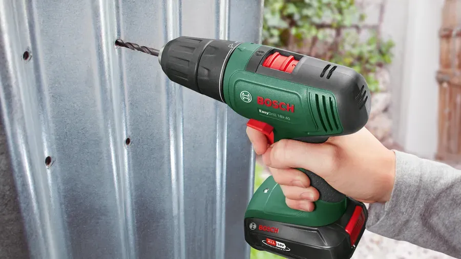 Bosch Cordless drill EasyDrill 18V-40 (green/black, 2x Li-ion battery 2.0Ah, case) Bosch Cordless drill EasyDrill 18V-40 (green/black, 2x Li-ion battery 2.0Ah, case)