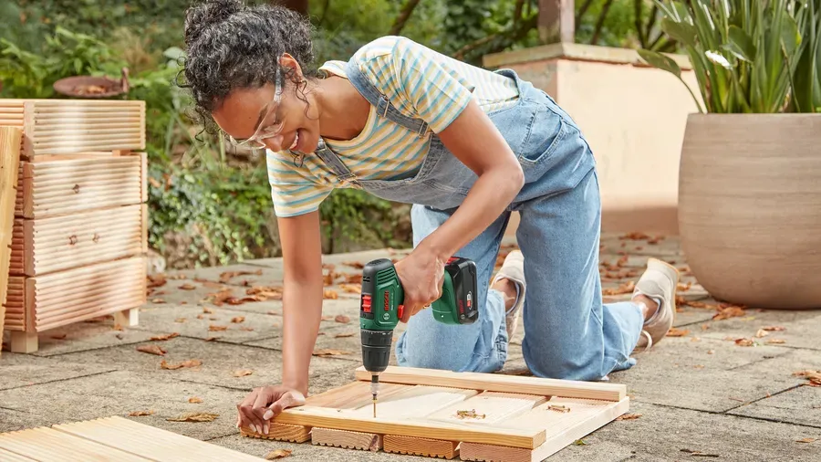 Bosch Cordless drill EasyDrill 18V-40 (green/black, 2x Li-ion battery 2.0Ah, case) Bosch Cordless drill EasyDrill 18V-40 (green/black, 2x Li-ion battery 2.0Ah, case)