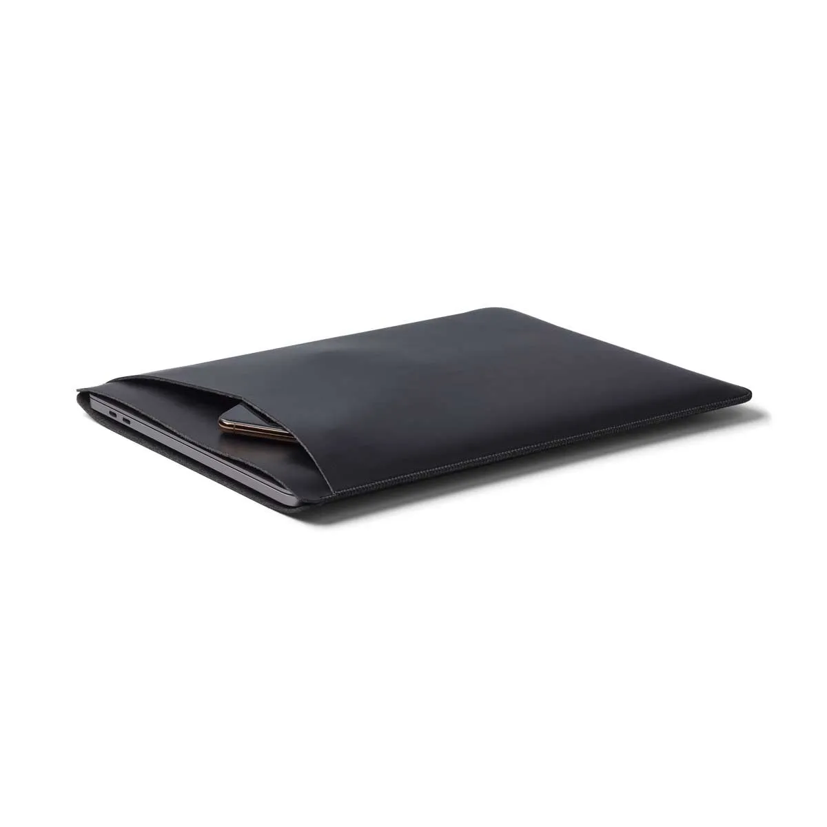 Philbert Ultra Slim Sleeve incl strap MacBook 14'' M1 2021, Black Philbert Ultra Slim Sleeve incl strap MacBook 14'' M1 2021, Black