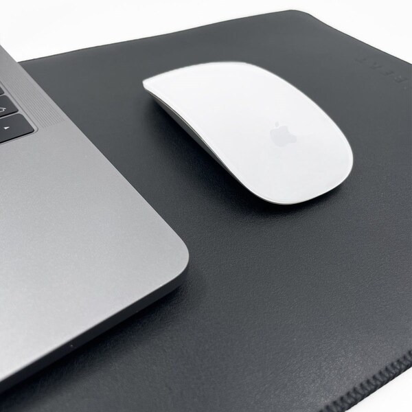 Philbert Ultra Slim Sleeve incl strap MacBook 14'' M1 2021, Black