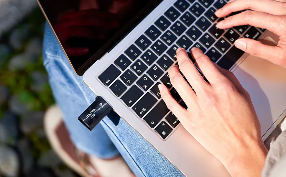 A-DATA SC730 512 Gt USB 3.2 Gen 2 (USB-C/USB-A) -ulkoinen SSD, kannettava, pelik&auml;ytt&ouml;&ouml;n, musta