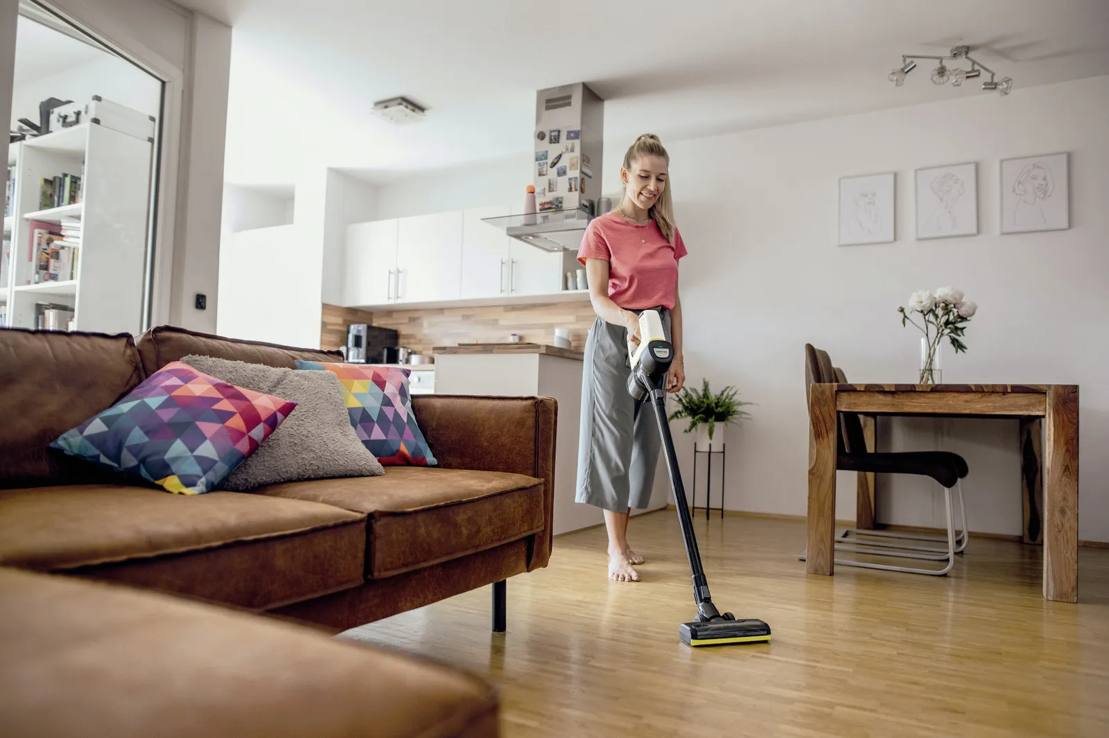 Kärcher VC 4 Cordless myHome Pet -varsi-imuri, valkoinen