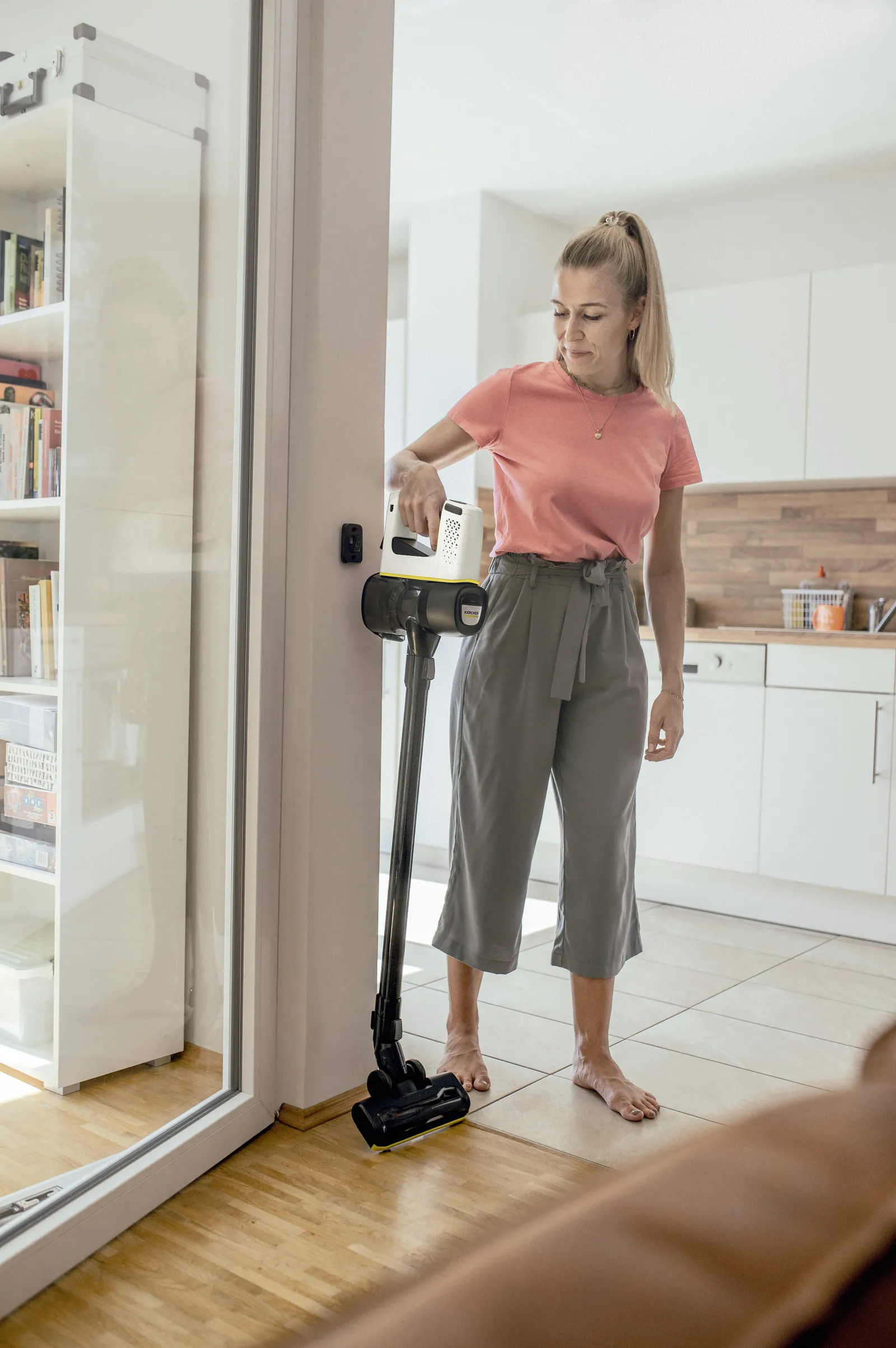 Kärcher VC 4 Cordless myHome Pet -varsi-imuri, valkoinen
