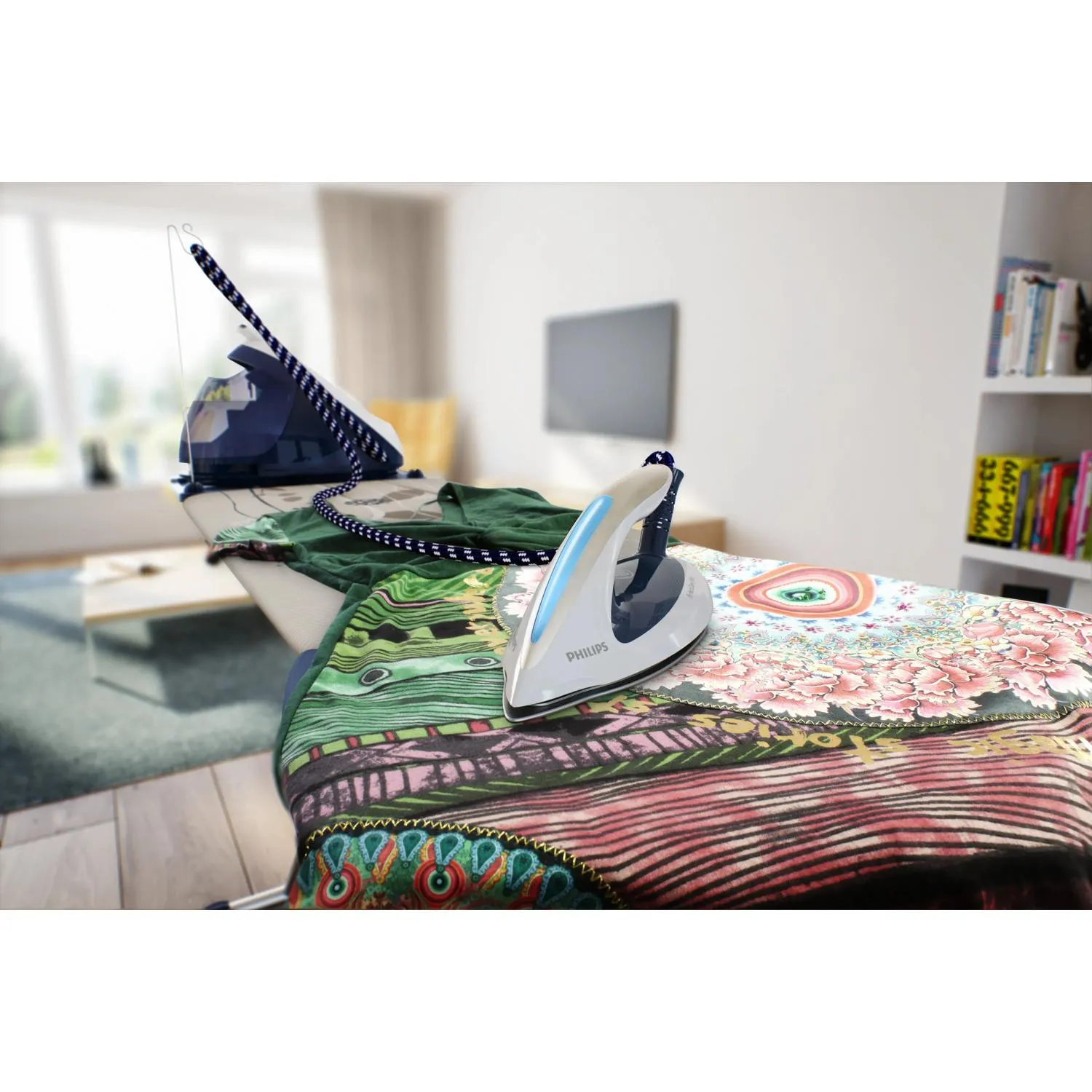 PHILIPS GC9622/20 PerfectCare Elite Steam generator iron up to 6.5 bar pressure 400 g steam boost Carry lock 1.8L watertank