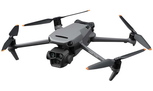 DJI Mavic 3 Pro Fly More Combo -nelikopteri (DJI RC Pro -ohjaimella)