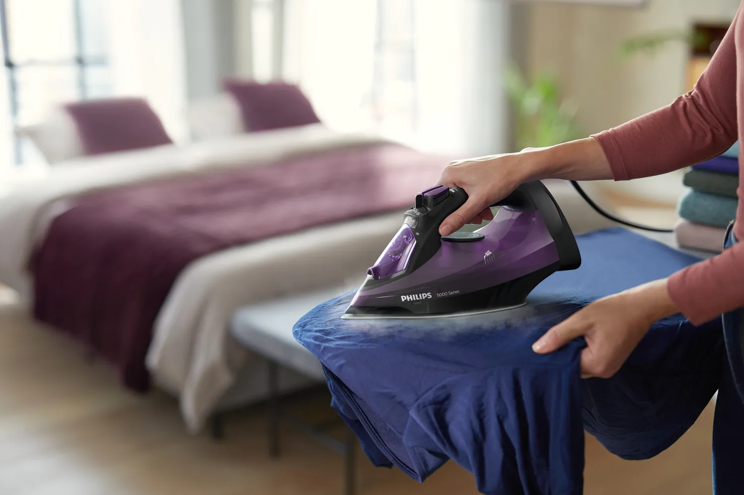 Philips 5000 Series DST5030/80 Steam Iron, 2400W, 0.32L, Violet