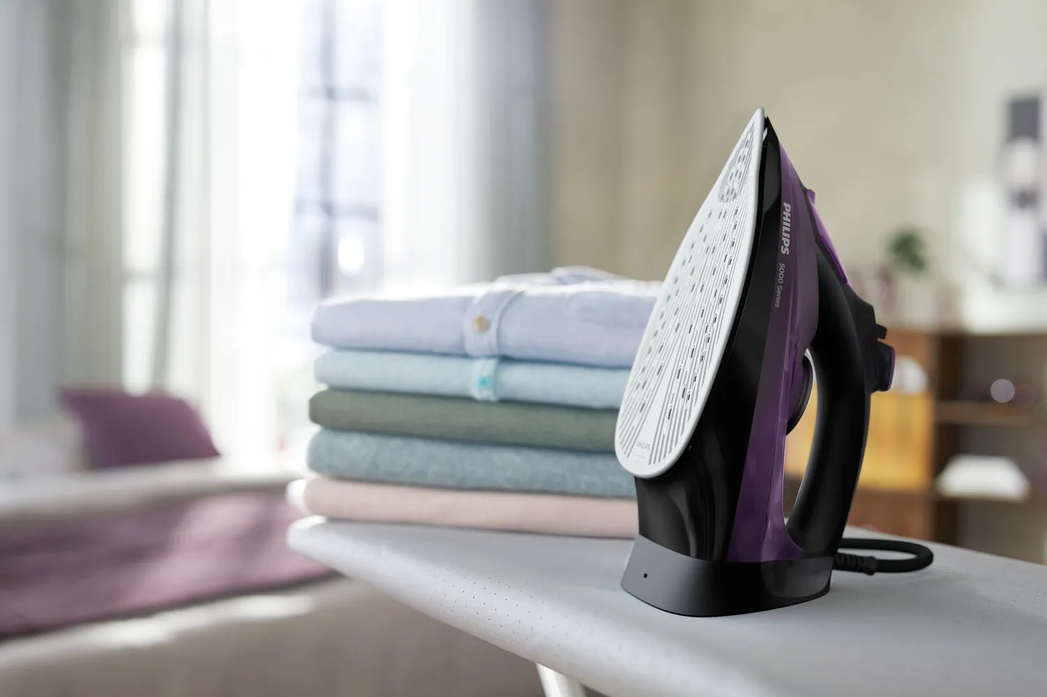Philips 5000 Series DST5030/80 Steam Iron, 2400W, 0.32L, Violet