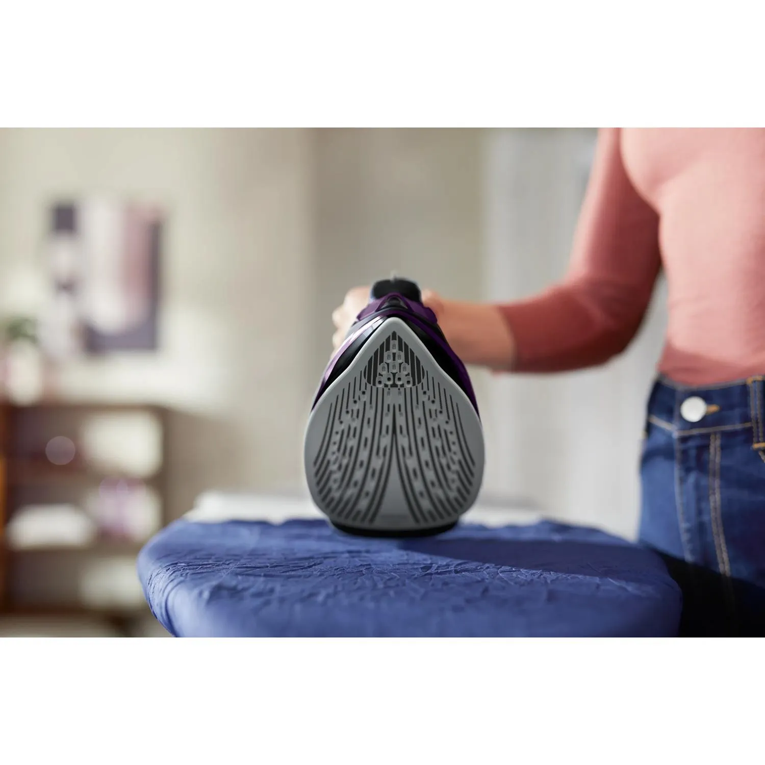 Philips 5000 Series DST5030/80 Steam Iron, 2400W, 0.32L, Violet