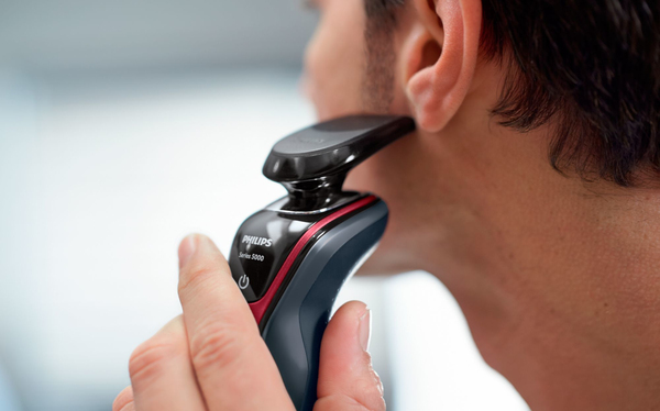 Philips dry electric shaver