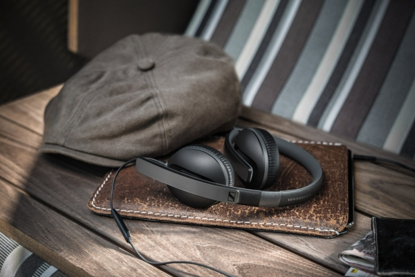 Sennheiser HD 2.20s, on-ear, mikrofon med svarsknapp