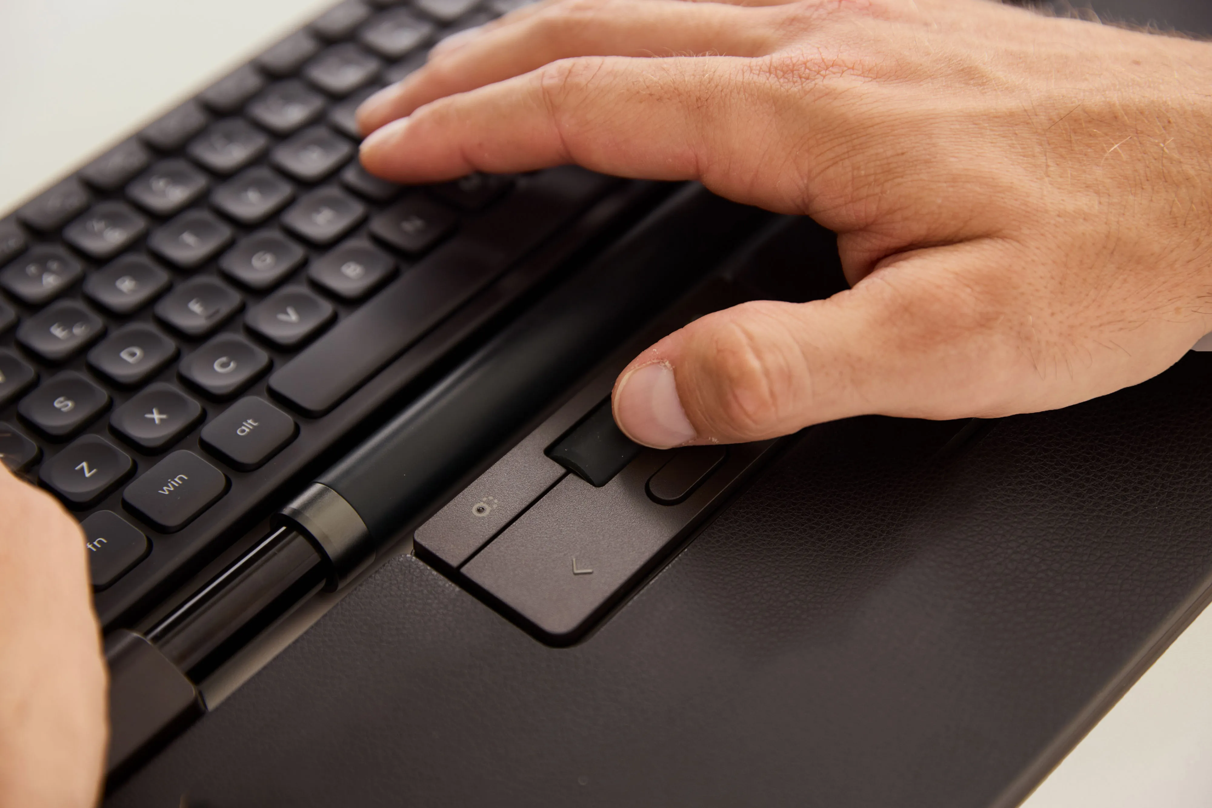 Contour RollerMouse Pro - Wireless Roller Mouse + Extended Wrist Rest Vegan leather