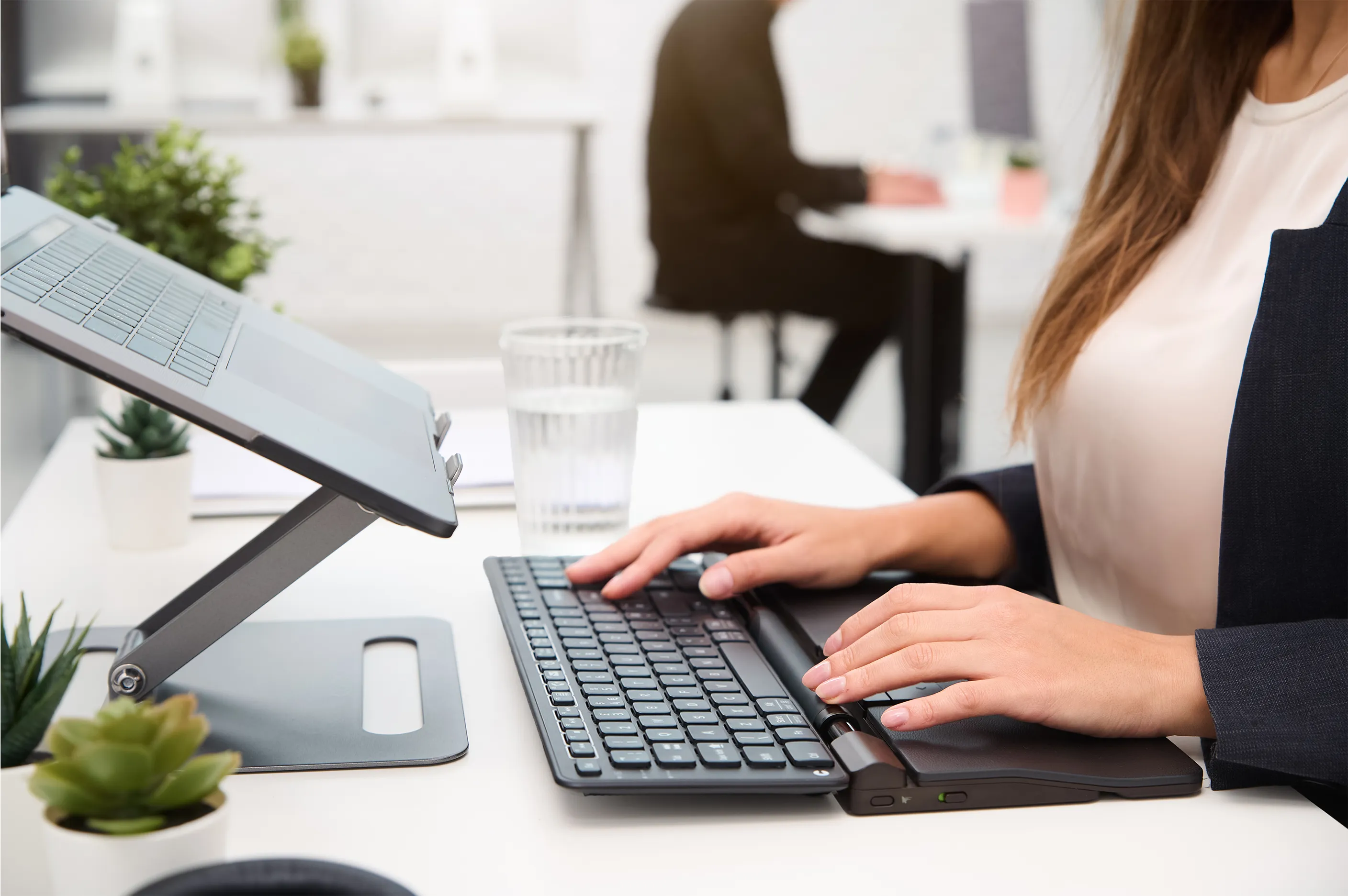 Contour RollerMouse Pro Wireless Roller Mouse + Regular Wrist Protector - Vegan leather