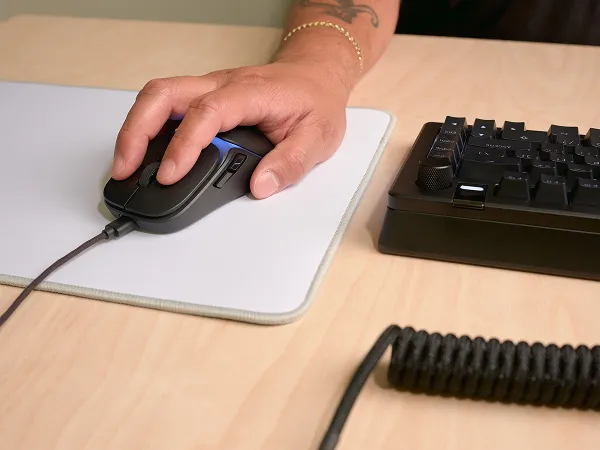 Glorious Model O3 tr&aring;dbunden gamingmus, svart