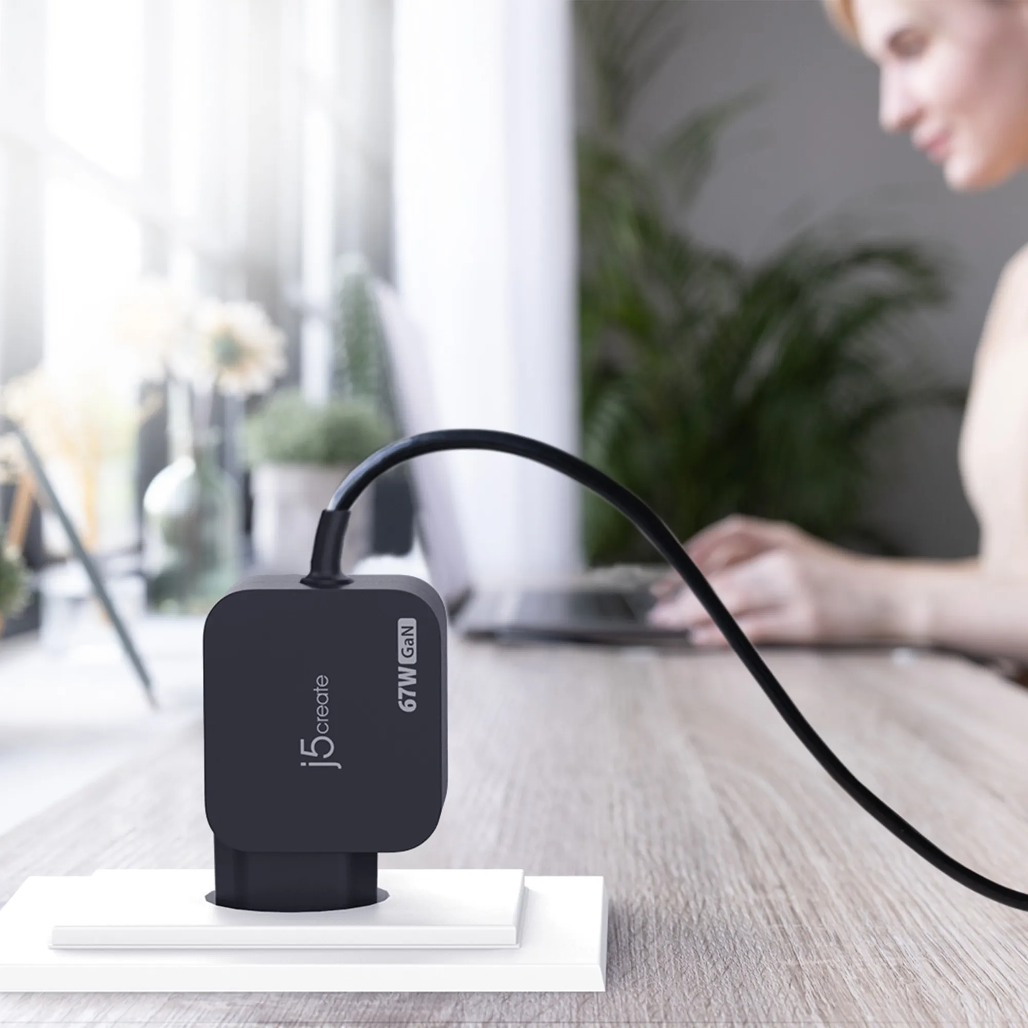 67W GAN PD USB-C MINI CHARGER - WITH 3 TYPES OF DC CONNECTOR - E