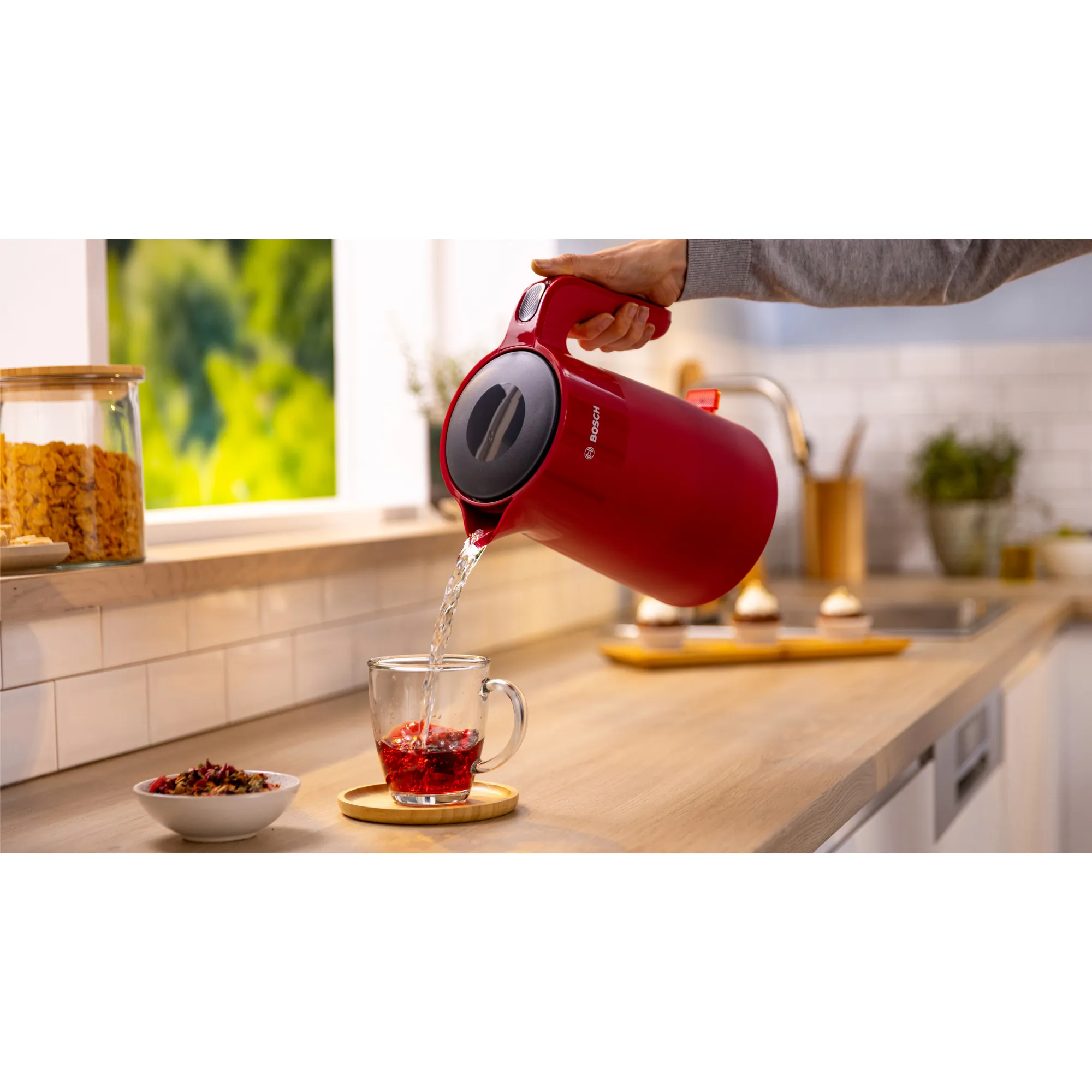 Bosch MyMoment TWK2M164 kettle (red, 2,400 watts, 1.7 liters)