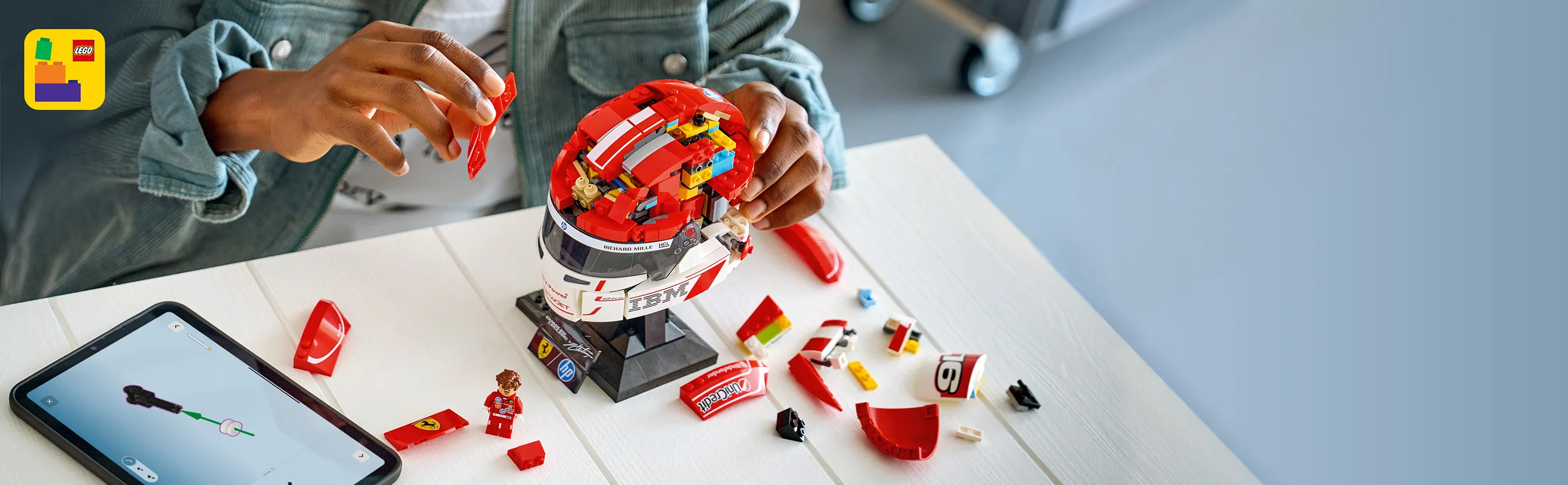 LEGO Editions Scuderia Ferrari HP Helmet &mdash; Charles Leclerc 43014