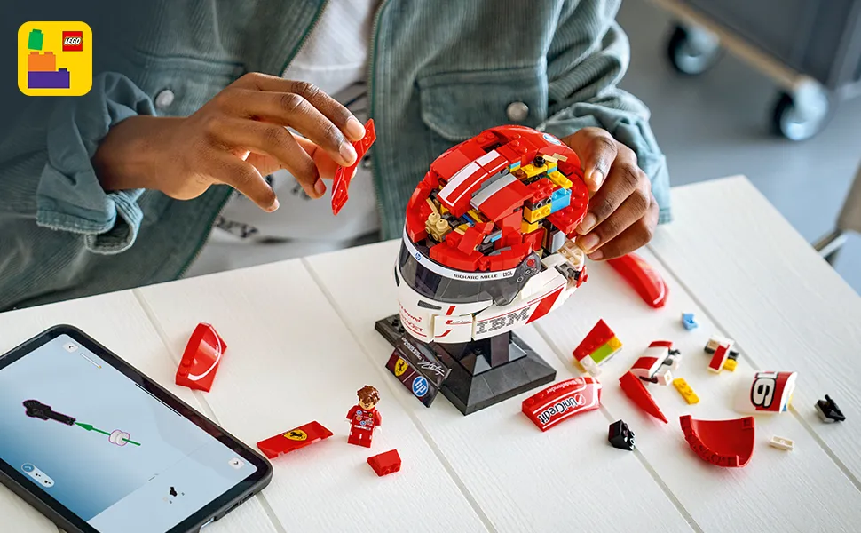 LEGO Editions Scuderia Ferrari HP Helmet &mdash; Charles Leclerc 43014