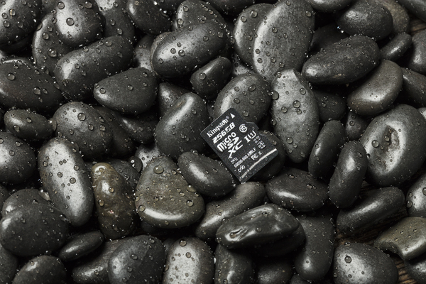 Kingston 256 Gt Canvas Select, UHS-I Class 10 MicroSDXC -muistikortti + SD-adapteri