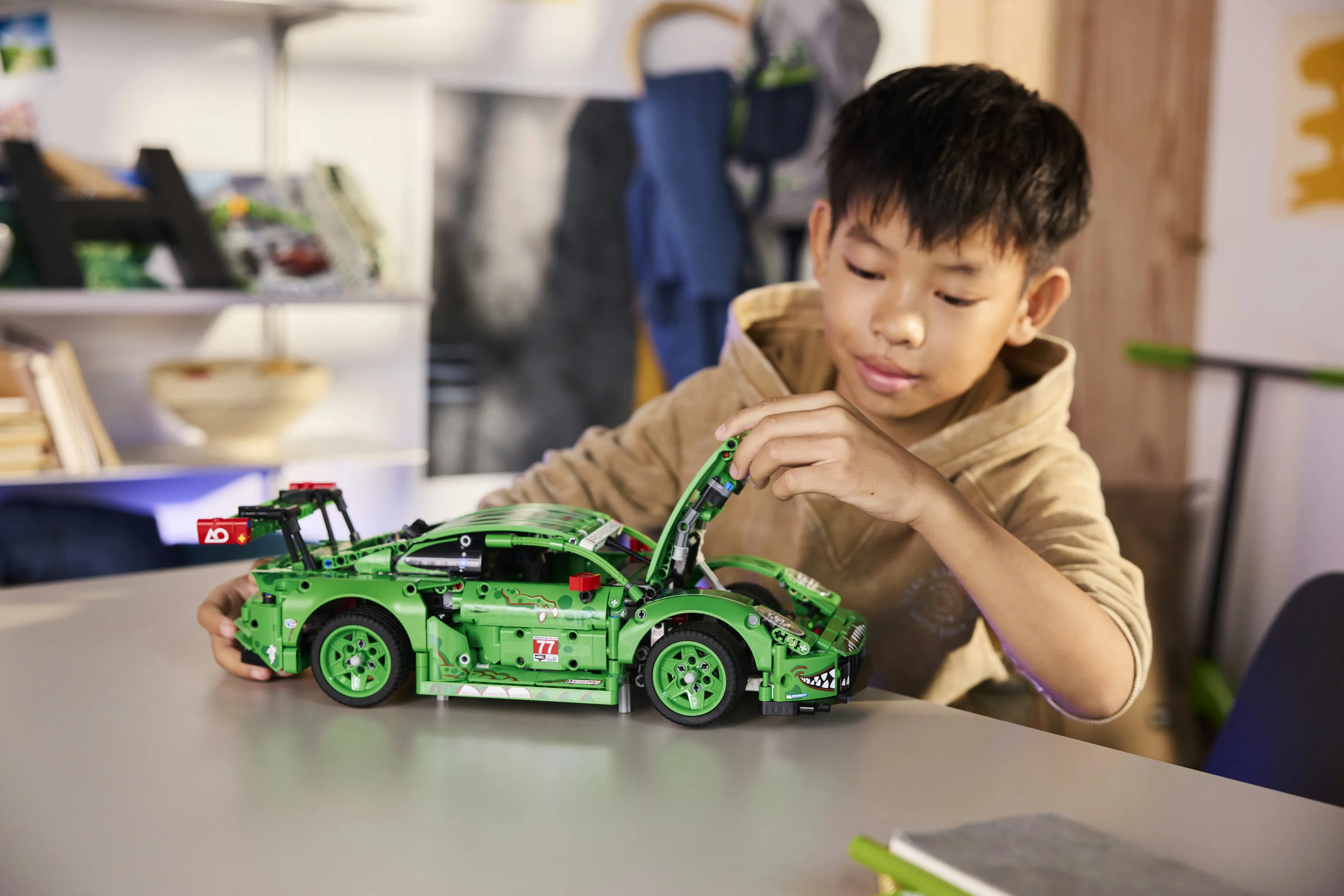 LEGO Technic Porsche 911 GT3 R REXY AO Racing 42224