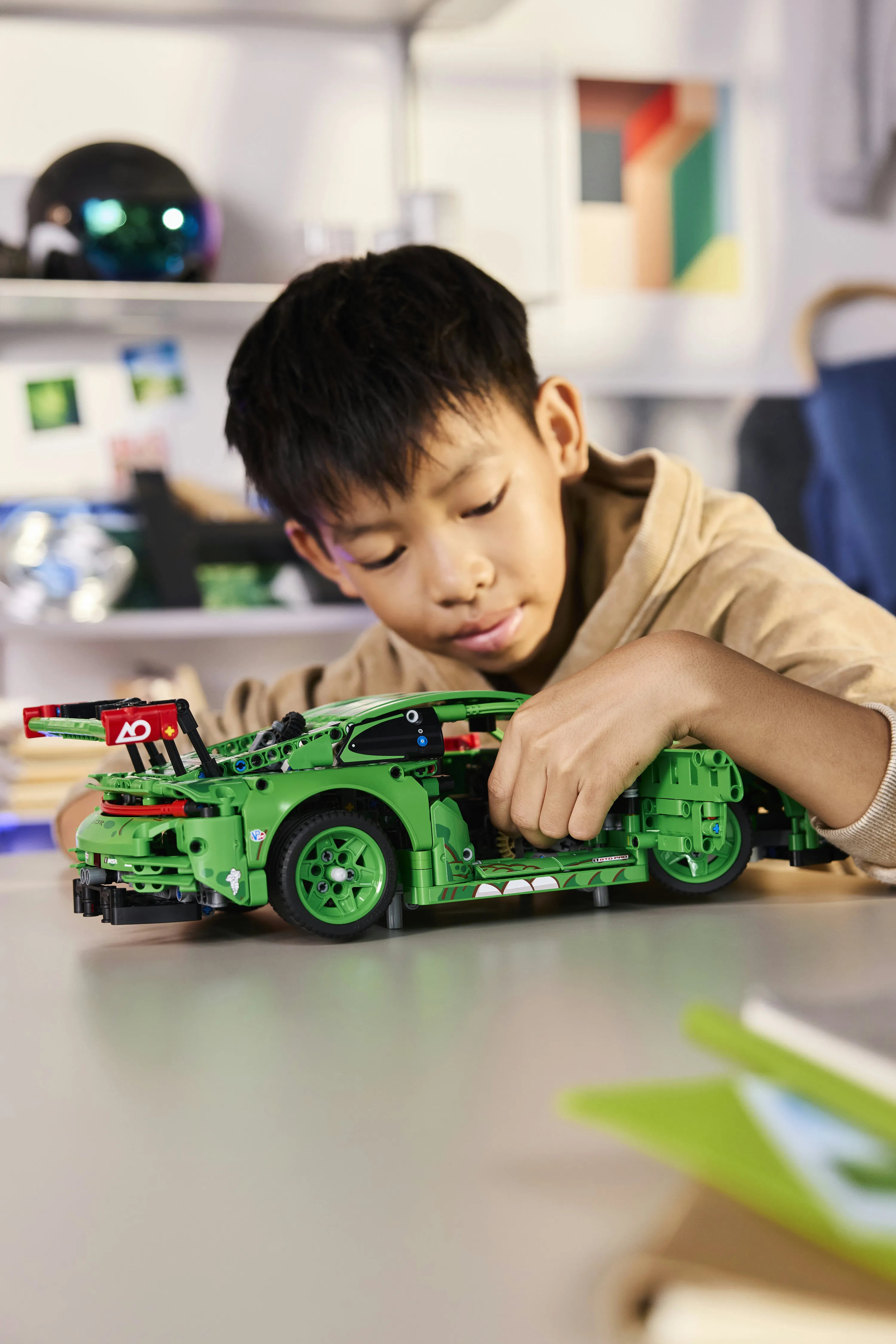 LEGO Technic Porsche 911 GT3 R REXY AO Racing 42224