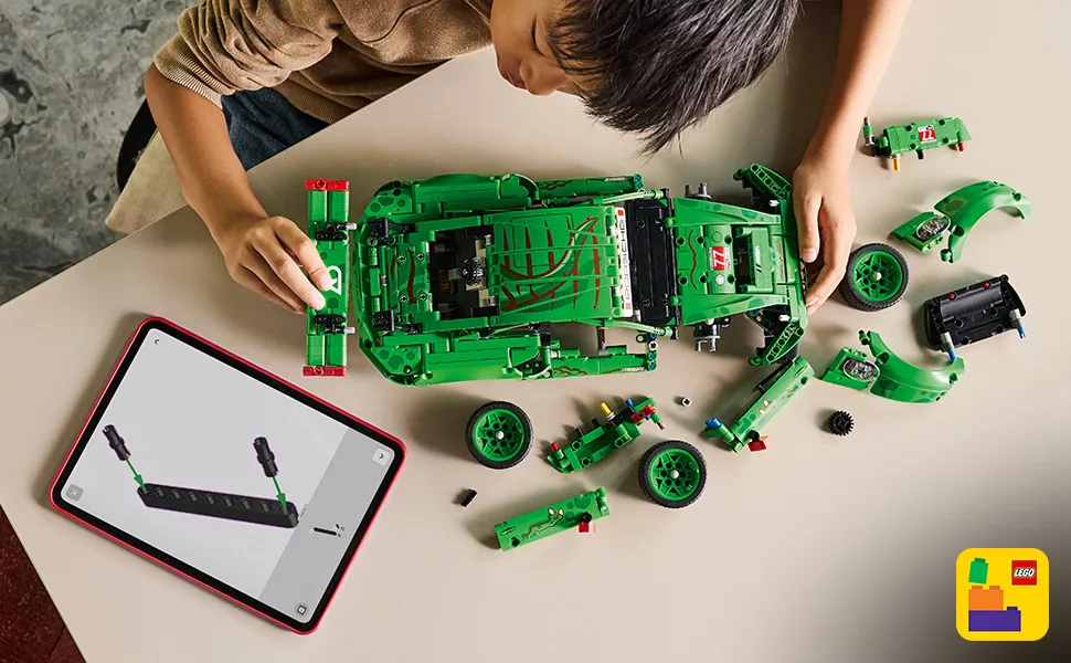 LEGO Technic Porsche 911 GT3 R REXY AO Racing 42224