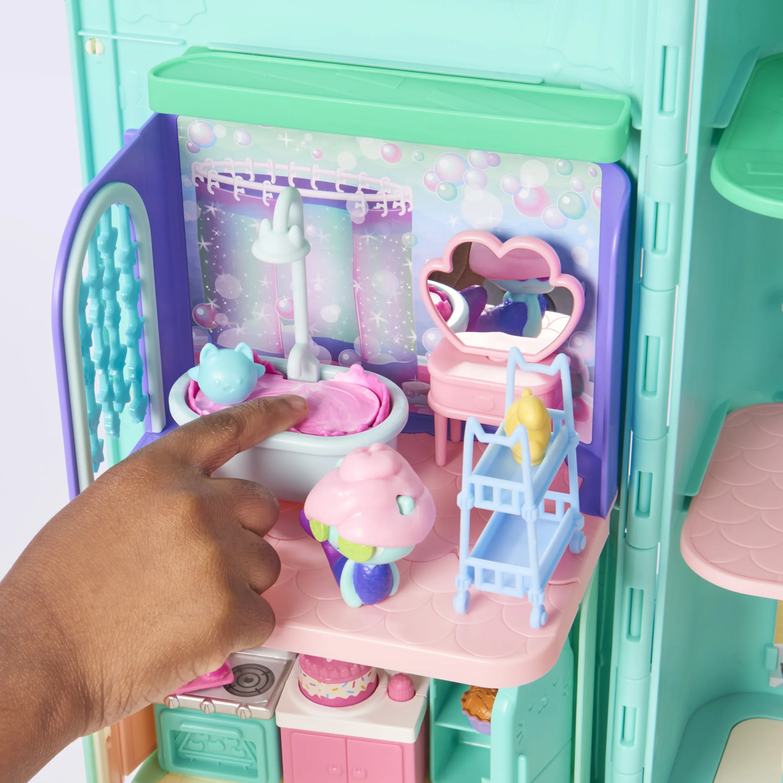 Spin Master Gabby's Dollhouse Deluxe Room Bathroom, Fig. (with a seakill figure)