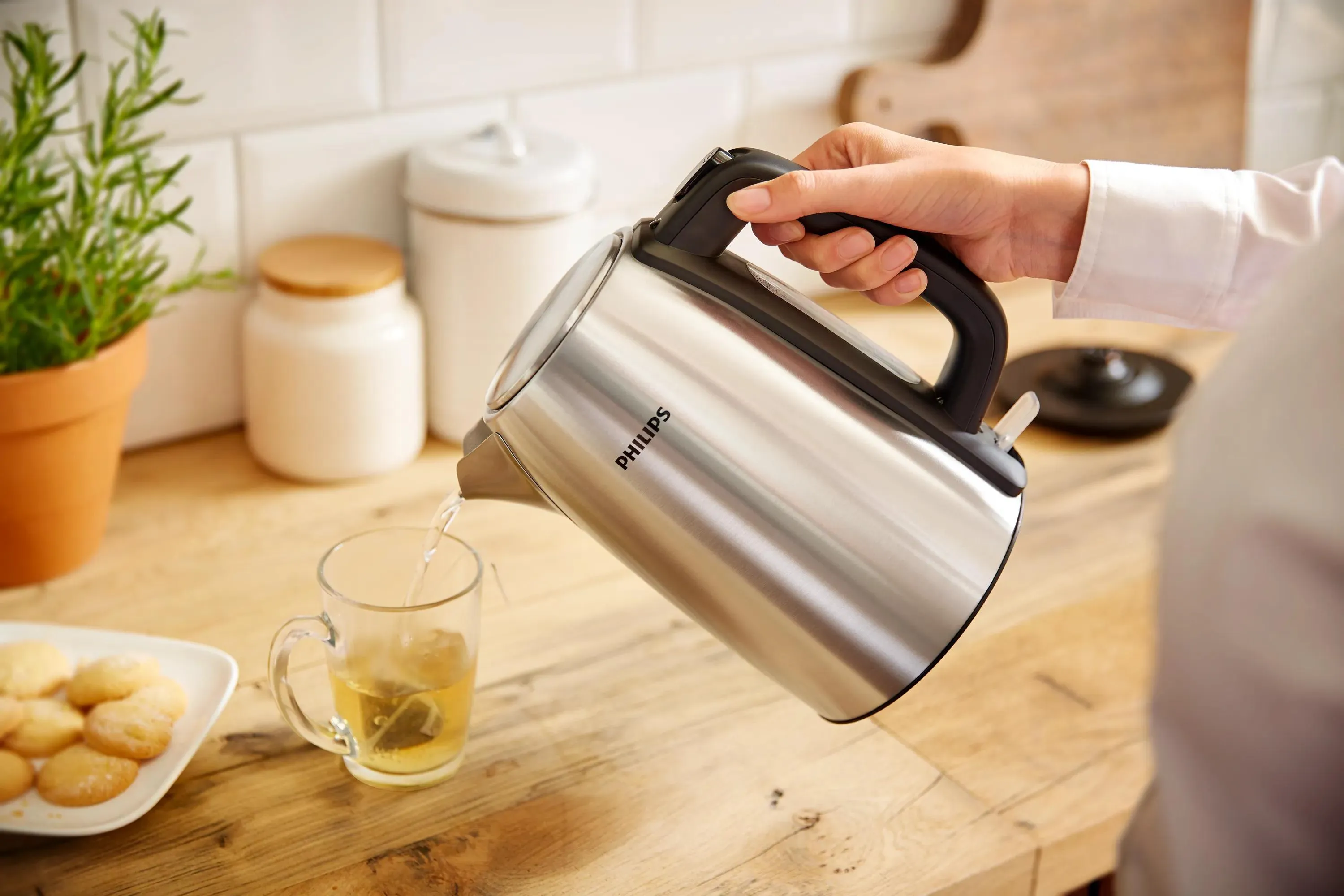 Philips Viva Collection HD9351/90 kettle, 1.7L, 2200W, Stainless steel