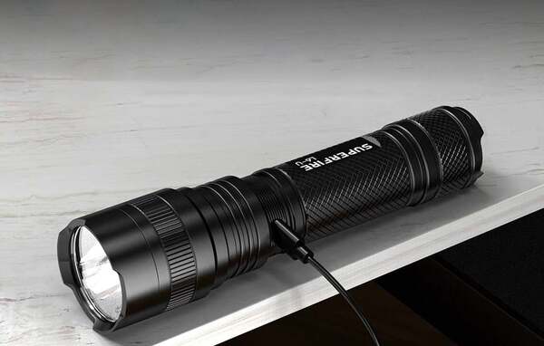 SUPERFIRE L6-U LED, 3700 mAh, 1480 lm, Flashlight