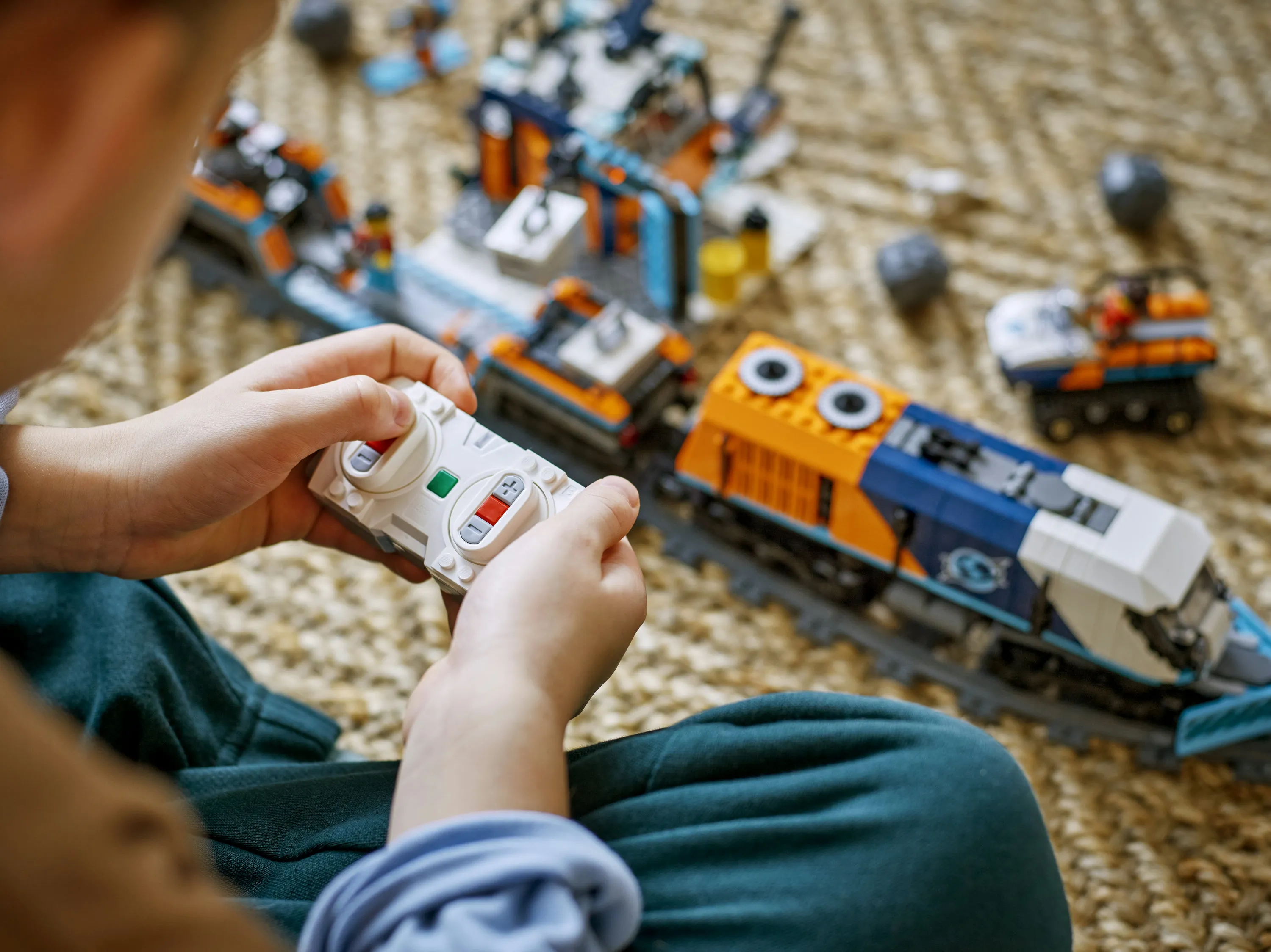 LEGO City Arctic Expedition Leader



&rsquo;s Express Train 60470