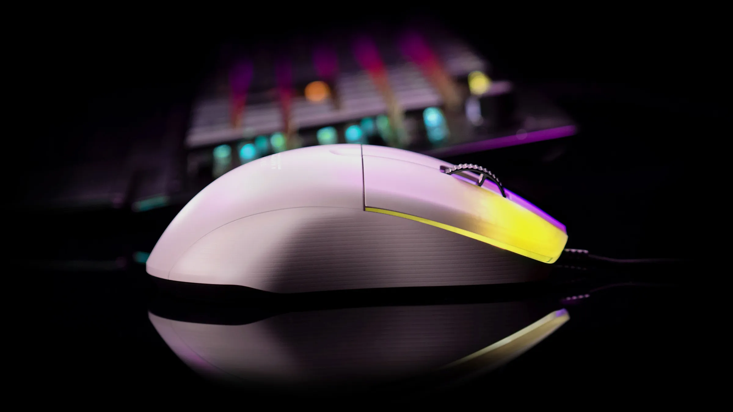 Roccat Kone Pro -pelihiiri, valkoinen
