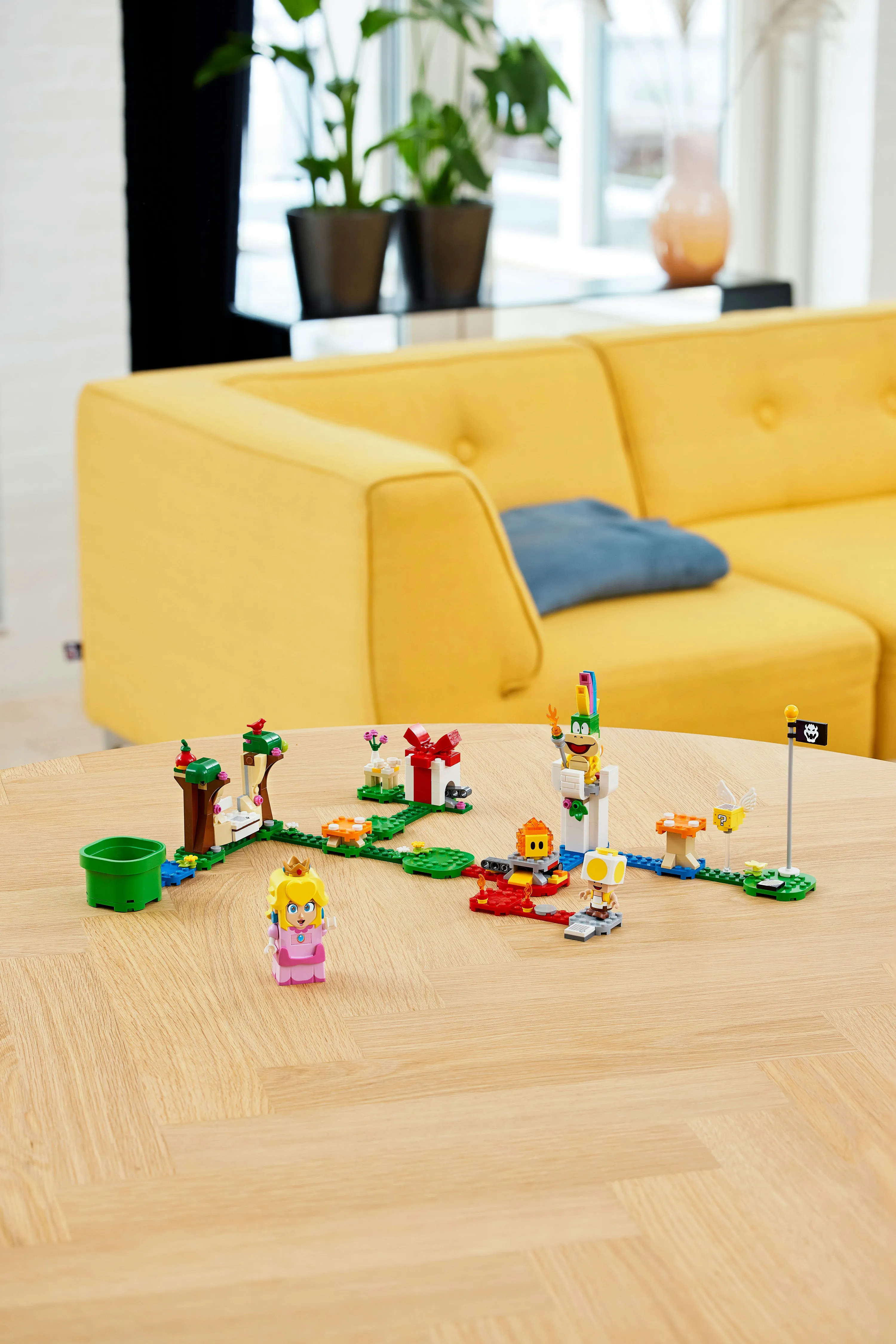 Lego Super Mario Adventures with Peach Starter Course 71403