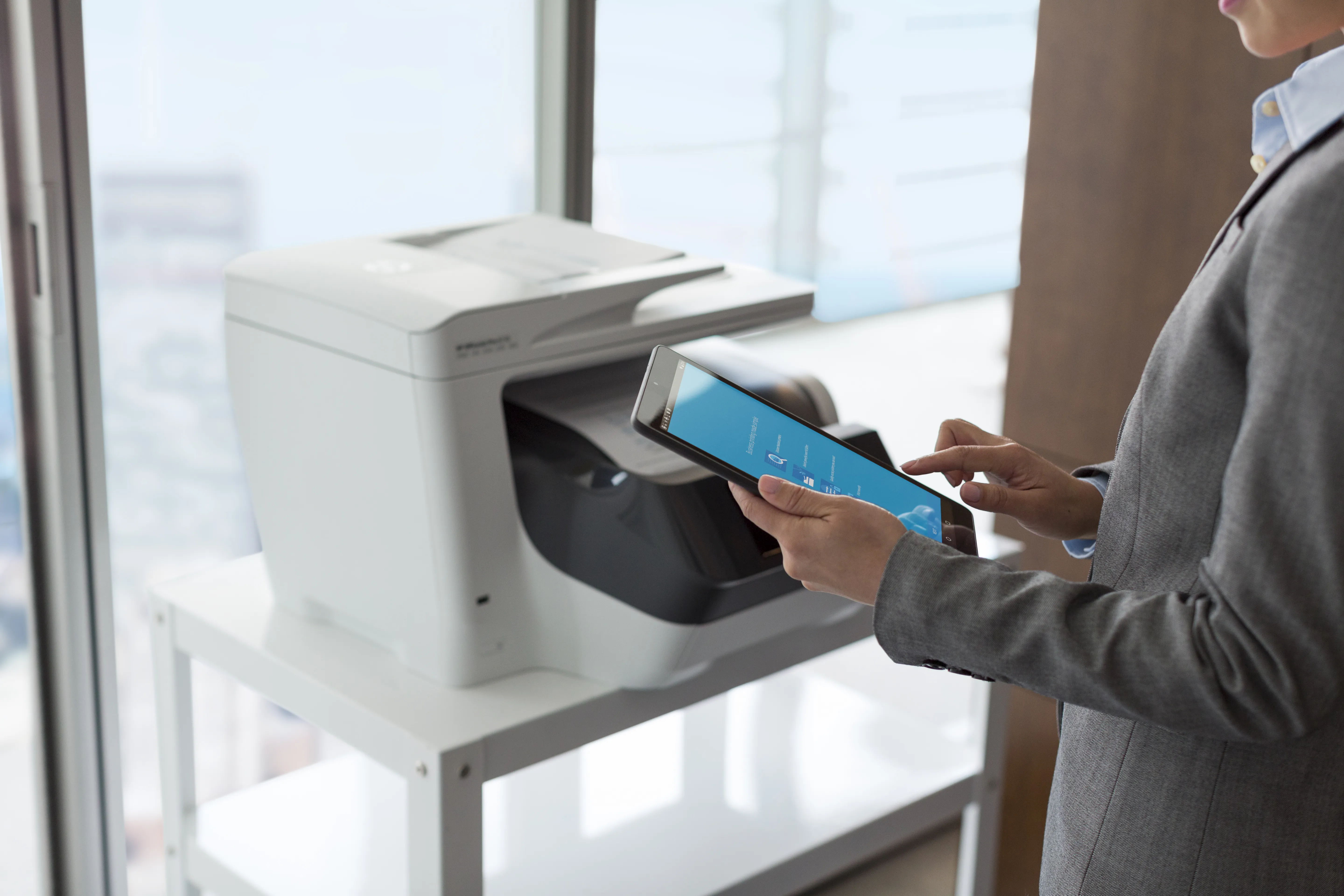 HP OfficeJet Pro 8730 All-in-One Duplex, LAN/Wi-Fi, A4 - f&auml;rgbl&auml;ckstr&aring;leskrivare