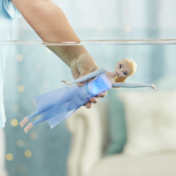 Disney Frozen 2 Splash and Sparkle Elsa