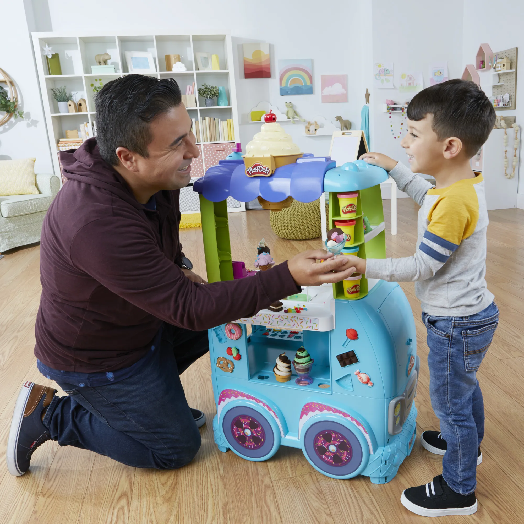 Play-Doh Kitchen Creations Playset Ultimate Ice Cream Truck