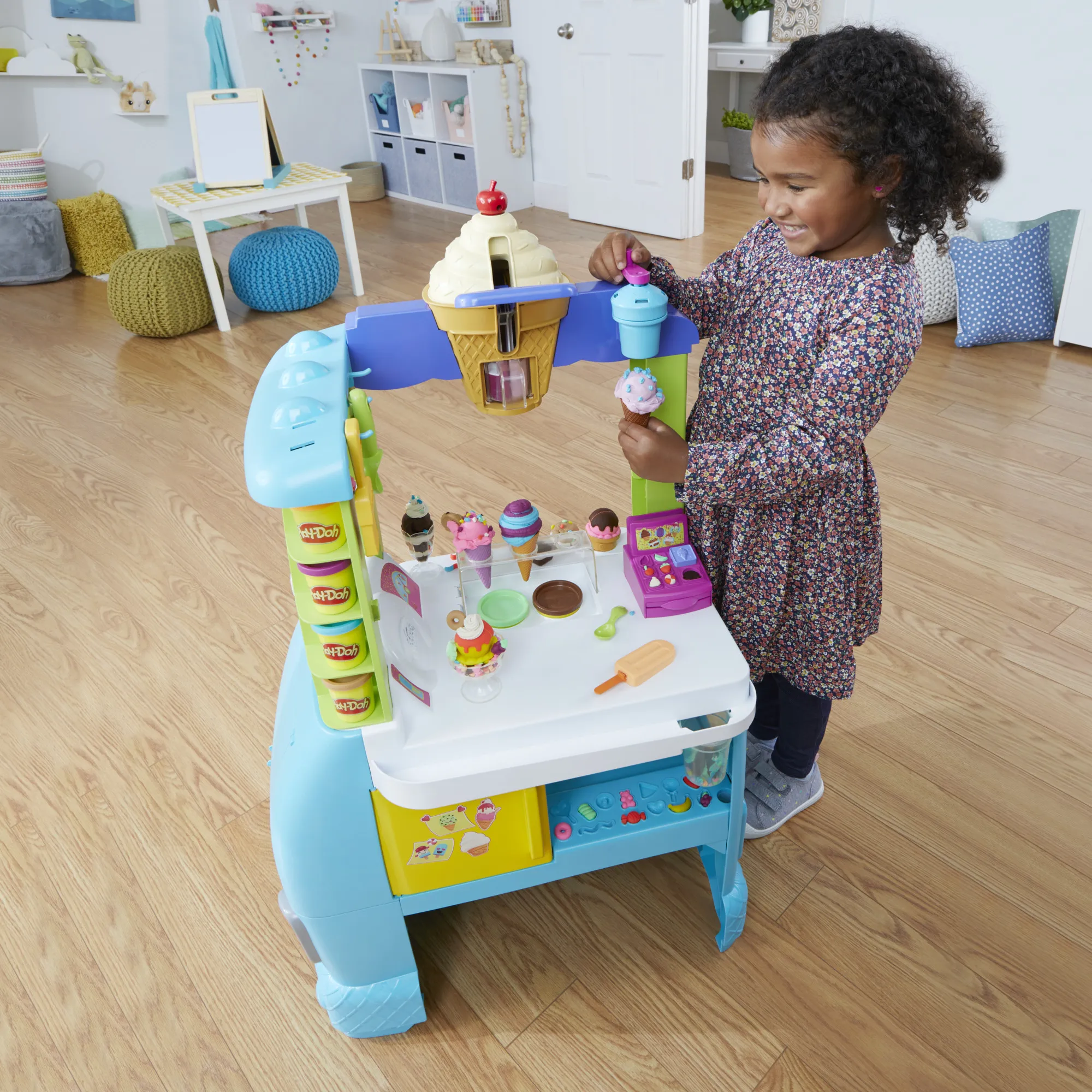 Play-Doh Kitchen Creations Playset Ultimate Ice Cream Truck
