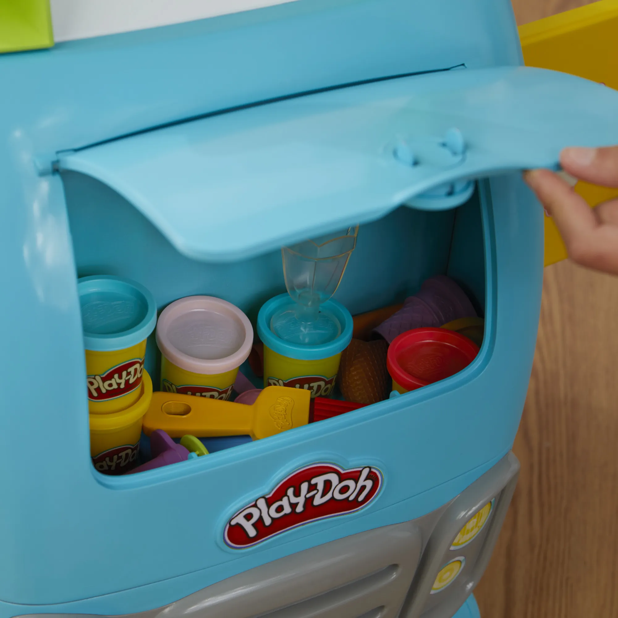 Play-Doh Kitchen Creations Playset Ultimate Ice Cream Truck