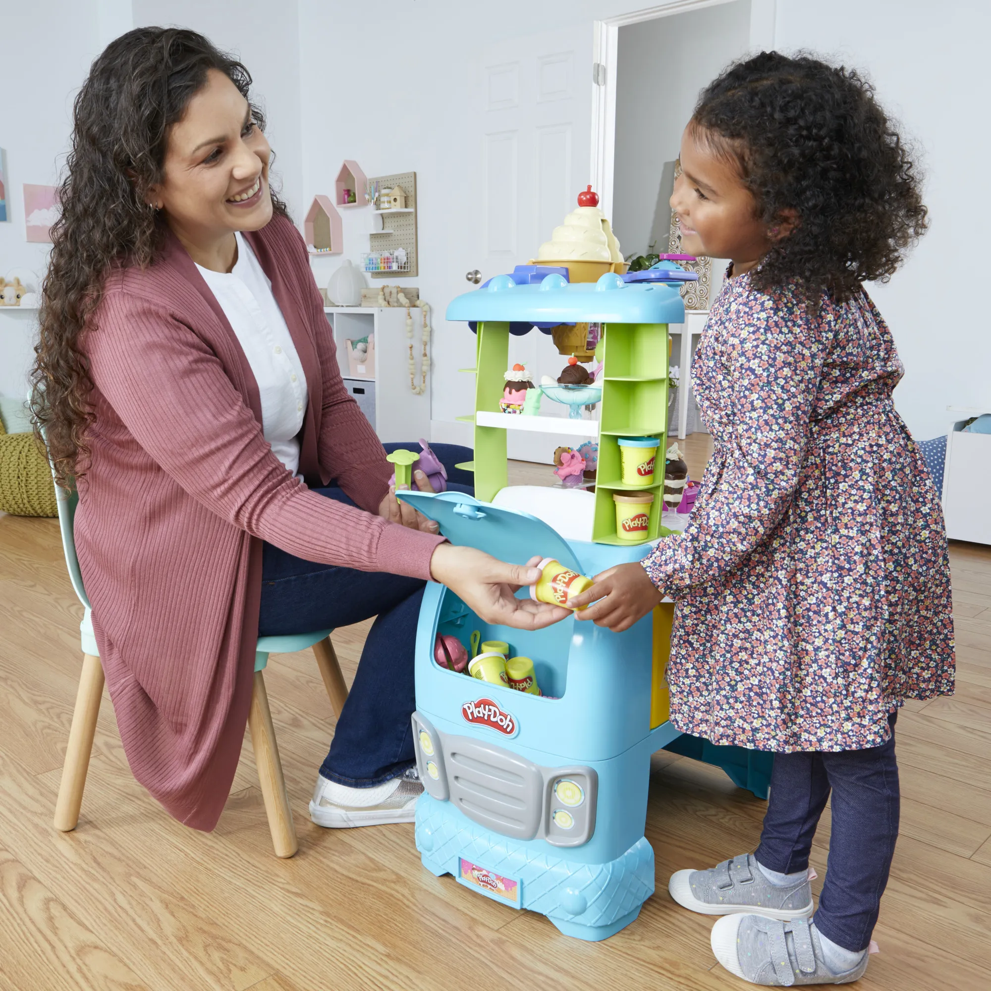 Play-Doh Kitchen Creations Playset Ultimate Ice Cream Truck