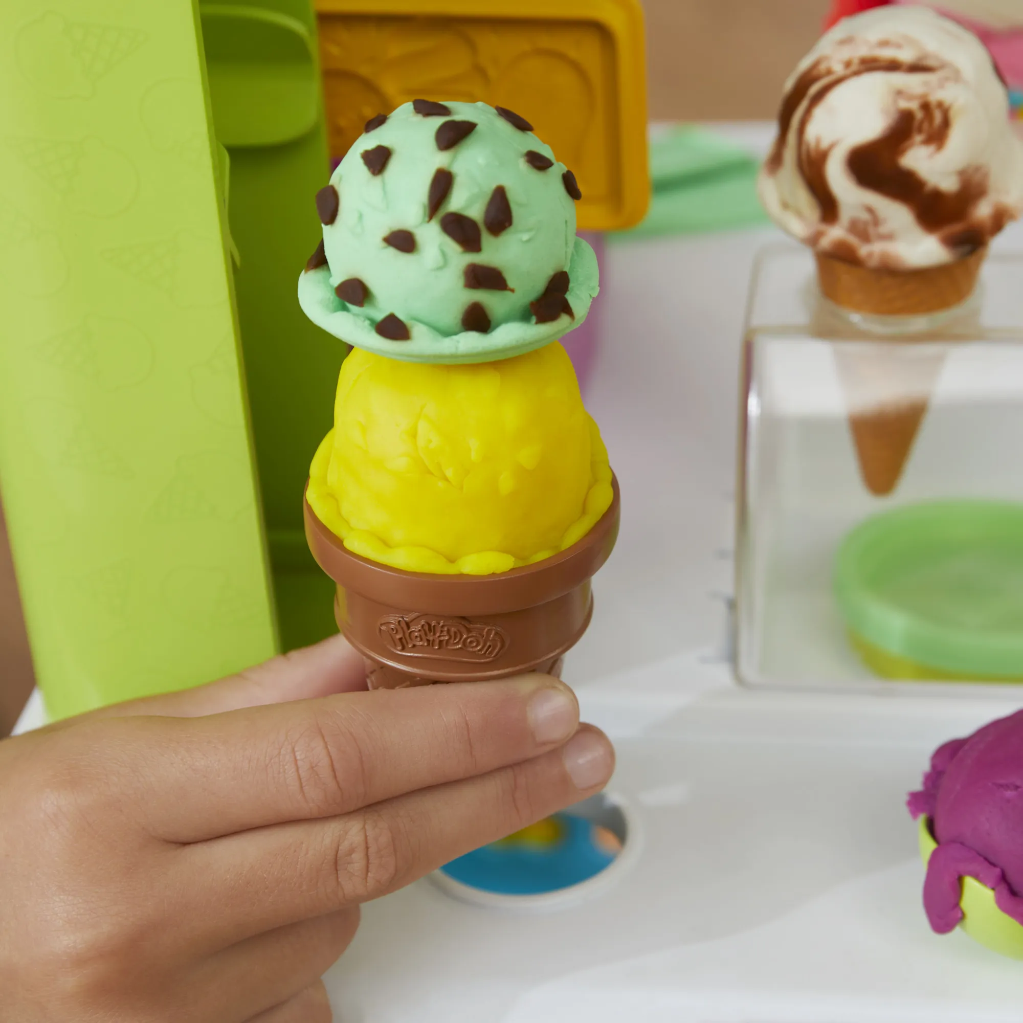 Play-Doh Kitchen Creations Playset Ultimate Ice Cream Truck