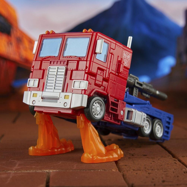 Transformers Generations Studio Series Commander, Optimus Prime