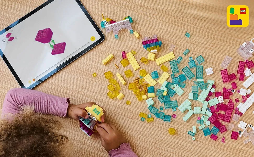 LEGO Classic Transparenta Klossar Magisk L&aring;da 11040