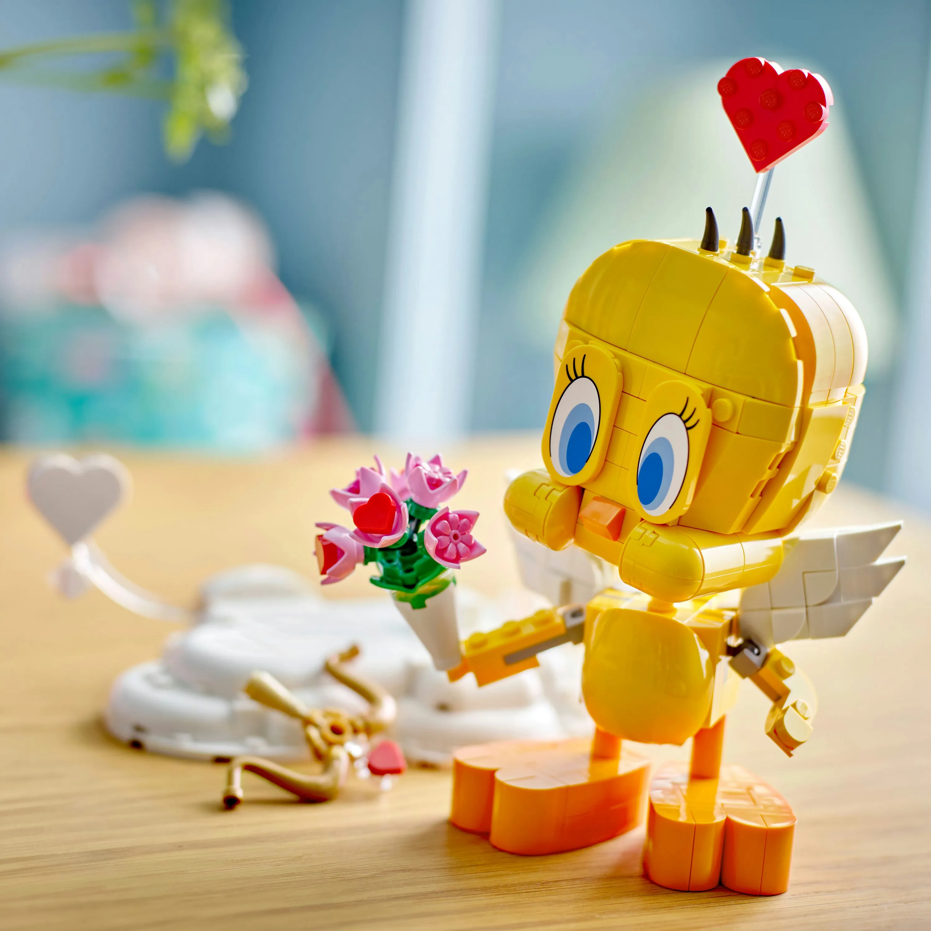 LEGO Seasons and Occasions Sweetheart Tweety Bird 40824