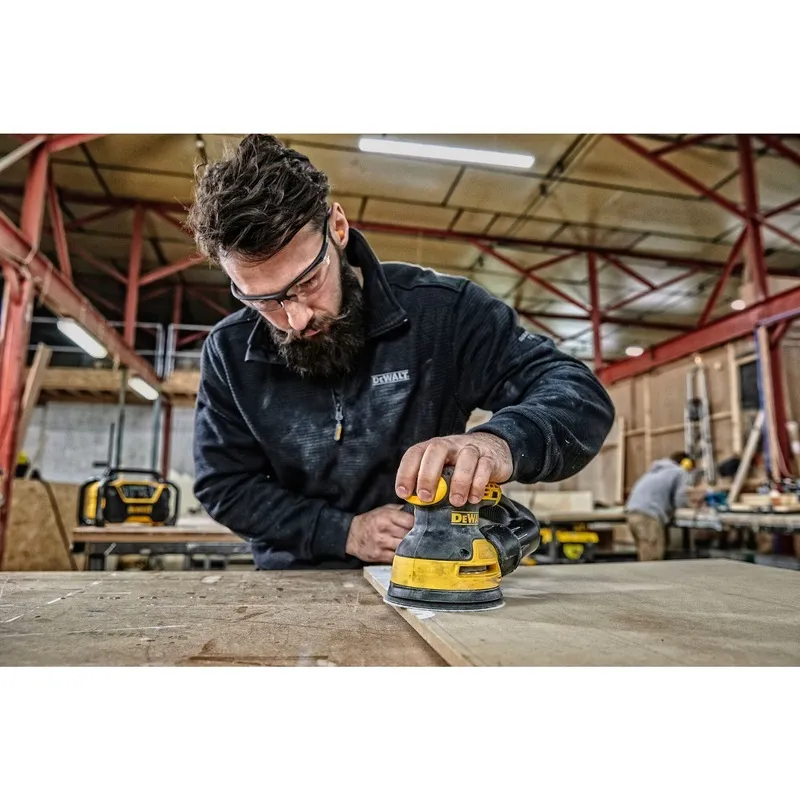 DeWALT DWE6423-QS - Ep&auml;keskohiomakone 125mm