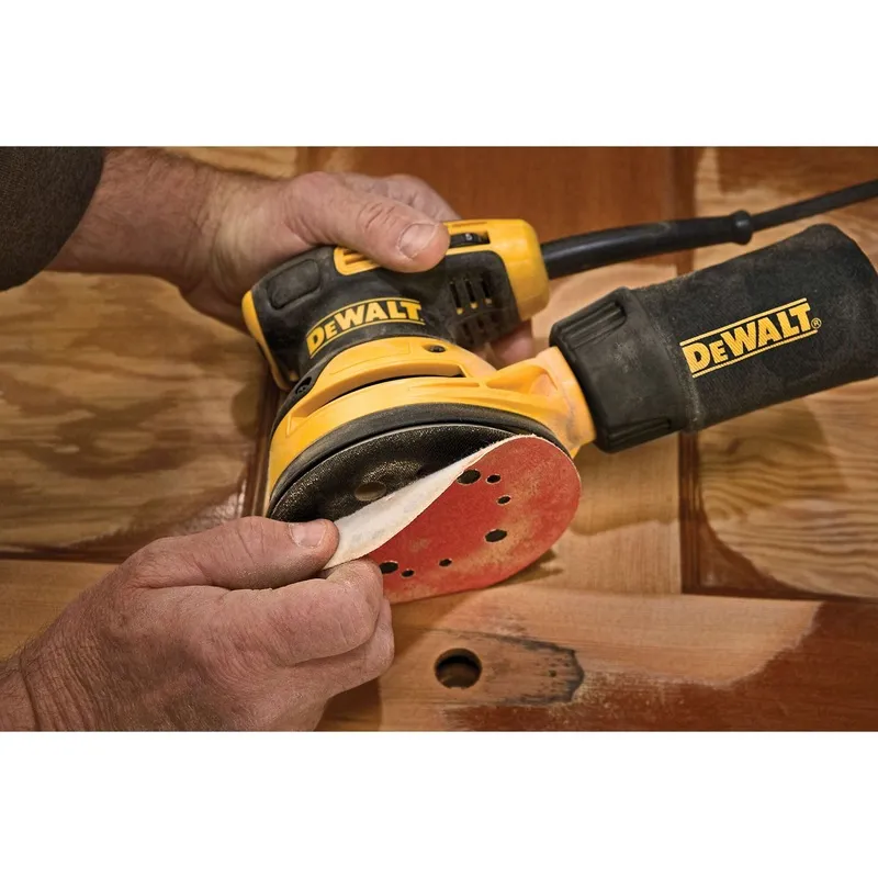 DeWALT DWE6423-QS - Ep&auml;keskohiomakone 125mm
