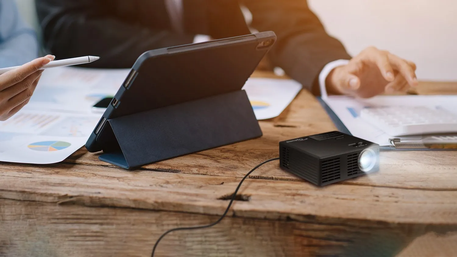 Optoma ML750i Android 9.0 DLP WXGA 450 ANSI lm portabel LED-projektor, svart, vit